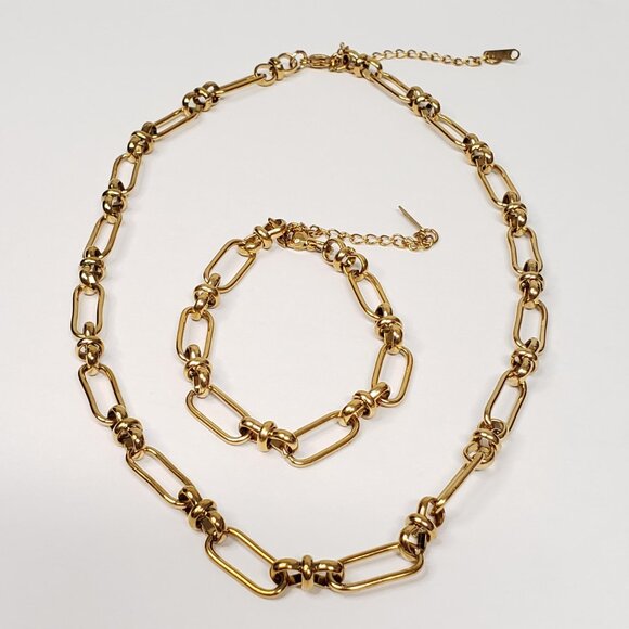 High Quality Paperclip Set Stainless Steel Necklace and Bracelet in Golden Color - Picture 4 of 6